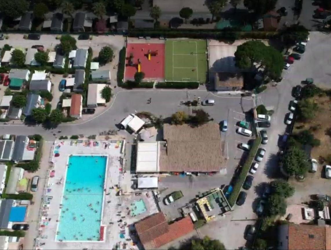 Vacances Familiales Dans Camping Avec Piscine Fréjus Exterior foto