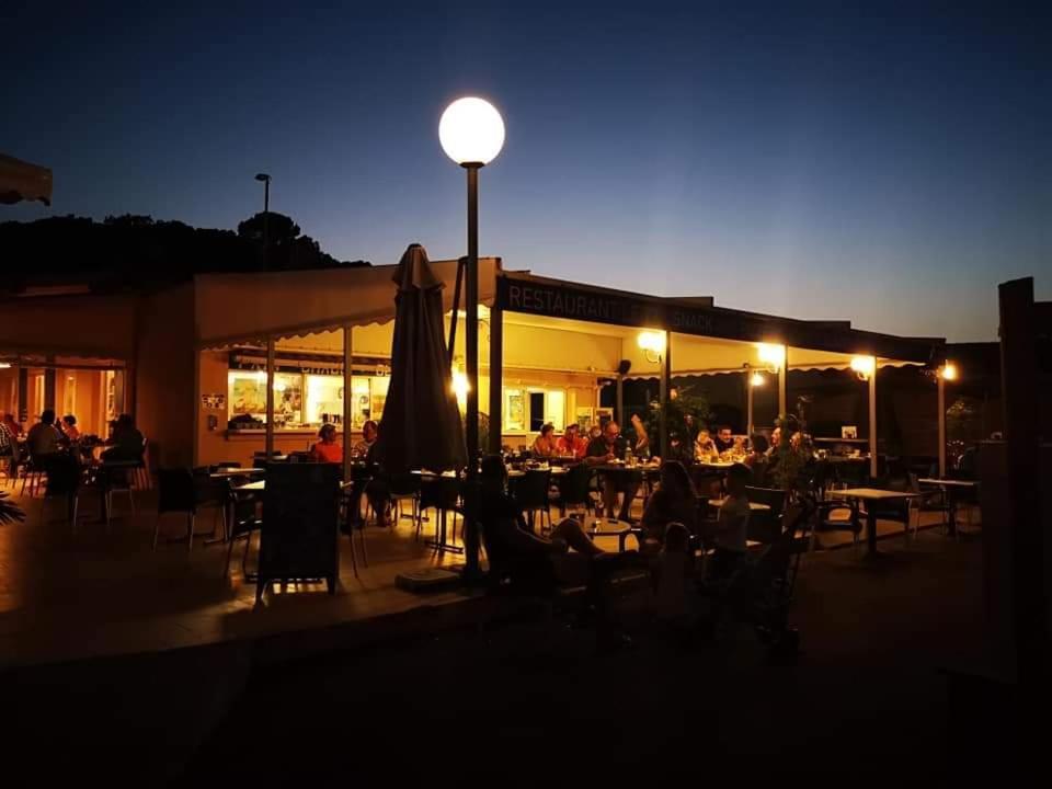 Vacances Familiales Dans Camping Avec Piscine Fréjus Exterior foto